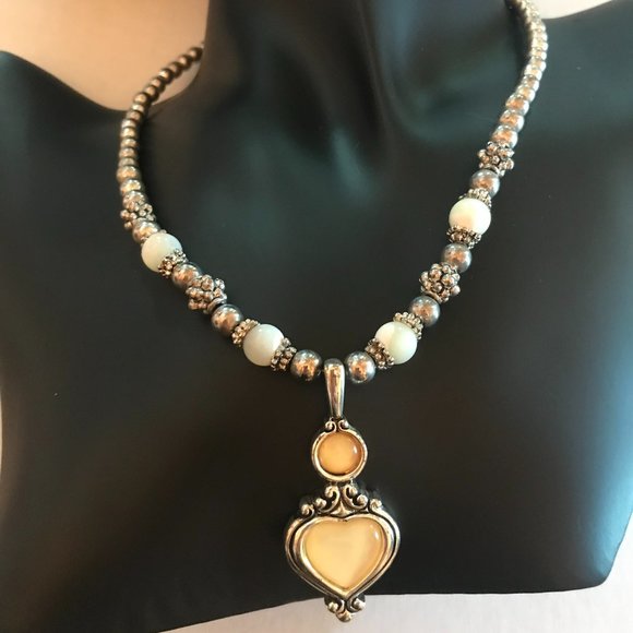 Unbranded Jewelry - Ladies' Golden Heart Pendant 16" Necklace Choker